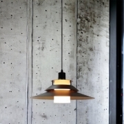 Lampadario moderno a sospensione in ferro e vetro forma lampara con attacco E27